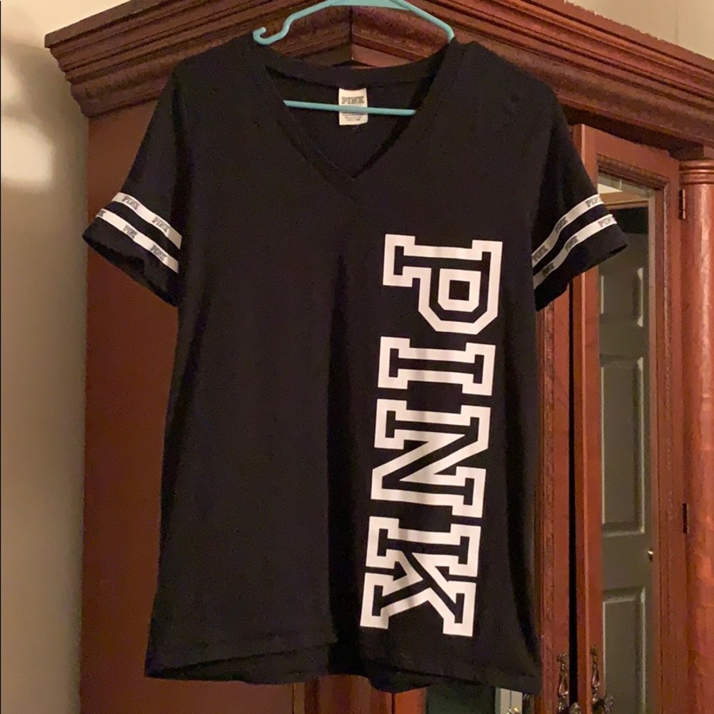 **FINAL PRICE DROP** NWOT VS PINK TEE